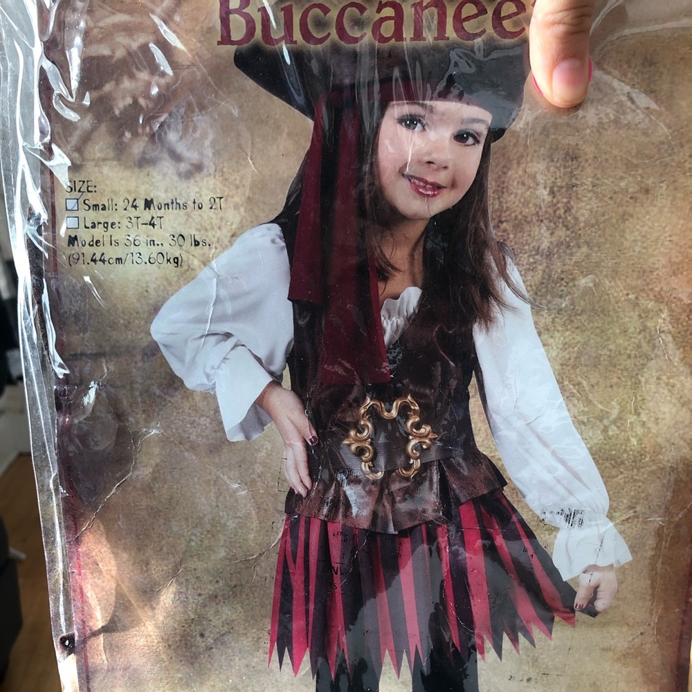 24Mon- 2T pirate costume for Girls